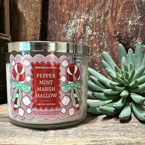 NWT Bath & Body Works Peppermint Mint Marsh Mallow Scented Soy Candle